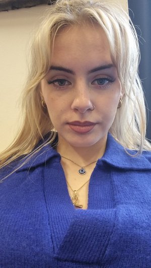 Mia_FSJ.jpg Mia_FSJ.jpg