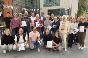 Das Foto zeigt die Teilnehmenden der STADTRADELN-Preisverleihung