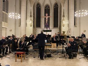 Das Landespolizeiorchester verzauberte das Publikum mit weihnachtlichen Melodien.