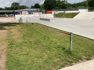 Slackline an der Skateanlage