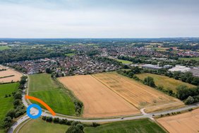 Neubaugebiet Raiffeisenring. Grafisch eingezeichnet sind der neue Kreisverkehr sowie die Umleitungsstrecke. Dieses Foto zeigt das Neubaugebiet Raiffeisenring. Grafisch eingezeichnet sind der neue Kreisverkehr sowie die Umleitungsstrecke.