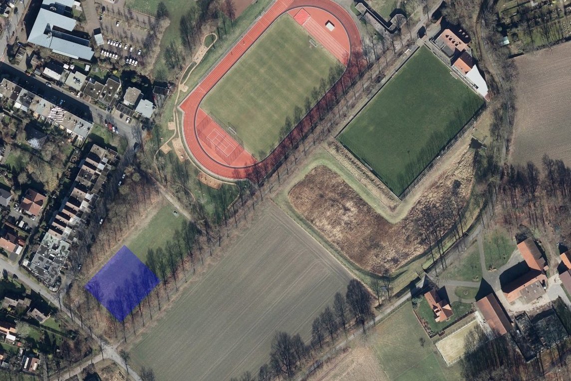 Dieses Luftbild zeigt den Standort der neuen Notunterkunft am Sportzentrum Süd