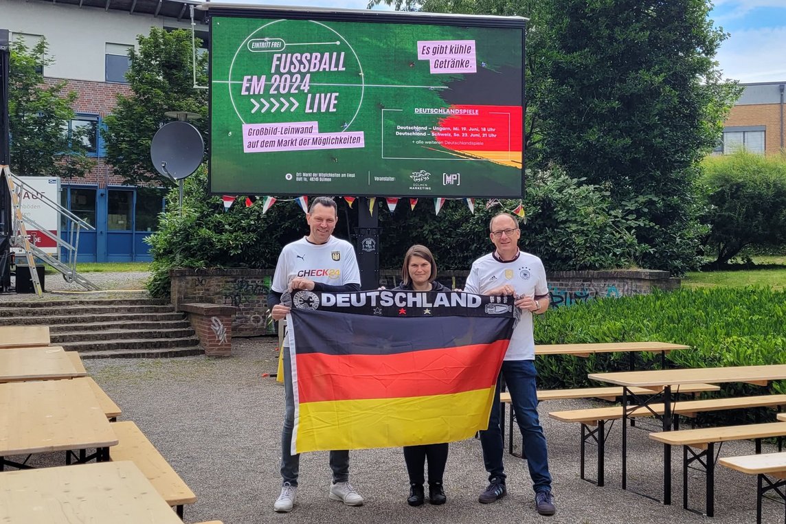 Freuen sich schon auf die EM: Klaus Göckener (MP Veranstaltungstechnik), Marina Jordan und Tim Weyer von Dülmen Marketing