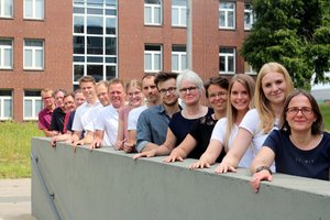 Dieses Foto zeigt das Team des Fachbereichs Hochbau und Gebäudemanagement