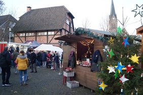 Die Ortsgemeinschaft Buldern nutzt die Ehrenamtsförderung um Bühne und Bühnentechnik beim jährlichen Weihnachtsmarkt zu finanzieren.  Foto: Ortsgemeinschaft Buldern