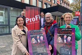 25. Figurentheatertage Dieses Foto zeigt Sabine Pöhling (Kulturteam), Klaus Menning (Künstlerische Leitung, Figurentheater Hille Puppille), Christoph Schrey (Sparkasse Westmünsterland), Hille Menning (Künstlerische Leitung, Figurentheater Hille Puppille), Mechthild Neuhaus-Overbeck (ProFi e.V.)
