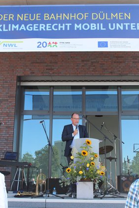 Dieses Foto zeigt Dr. Martin Uhlendorf vom Zweckverband Nahverkehr Westfalen Lippe (NWL)