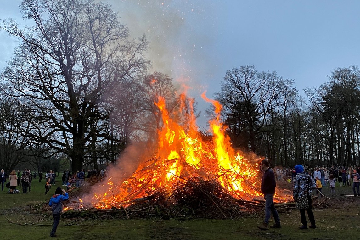 Das traditionelle Osterfeuer im Wildpark. Foto: Stadt Dülmen/Kannacher