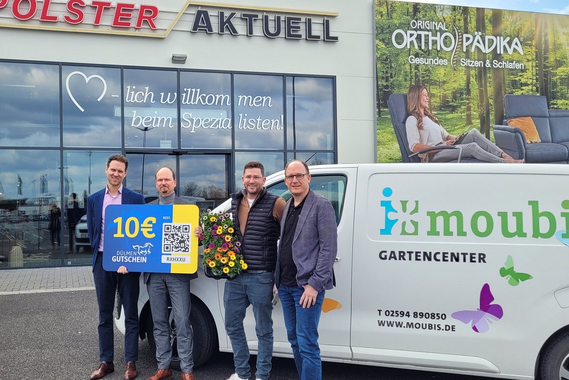 Freuen sich auf die Dülmen Gutschein-Suche (v. li.): Markus Groß (Dülmen Marketing), Matthias Hülsheger (Polster Aktuell), Gerrit Moubis (Moubis Pflanzenhof) und Tim Weyer (Dülmen Marketing). 
