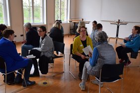 Beim Frauenpolitischen Stammtisch sollen die Teilnehmerinnen in einen Austausch über Möglichkeiten für mehr Engagement kommen.