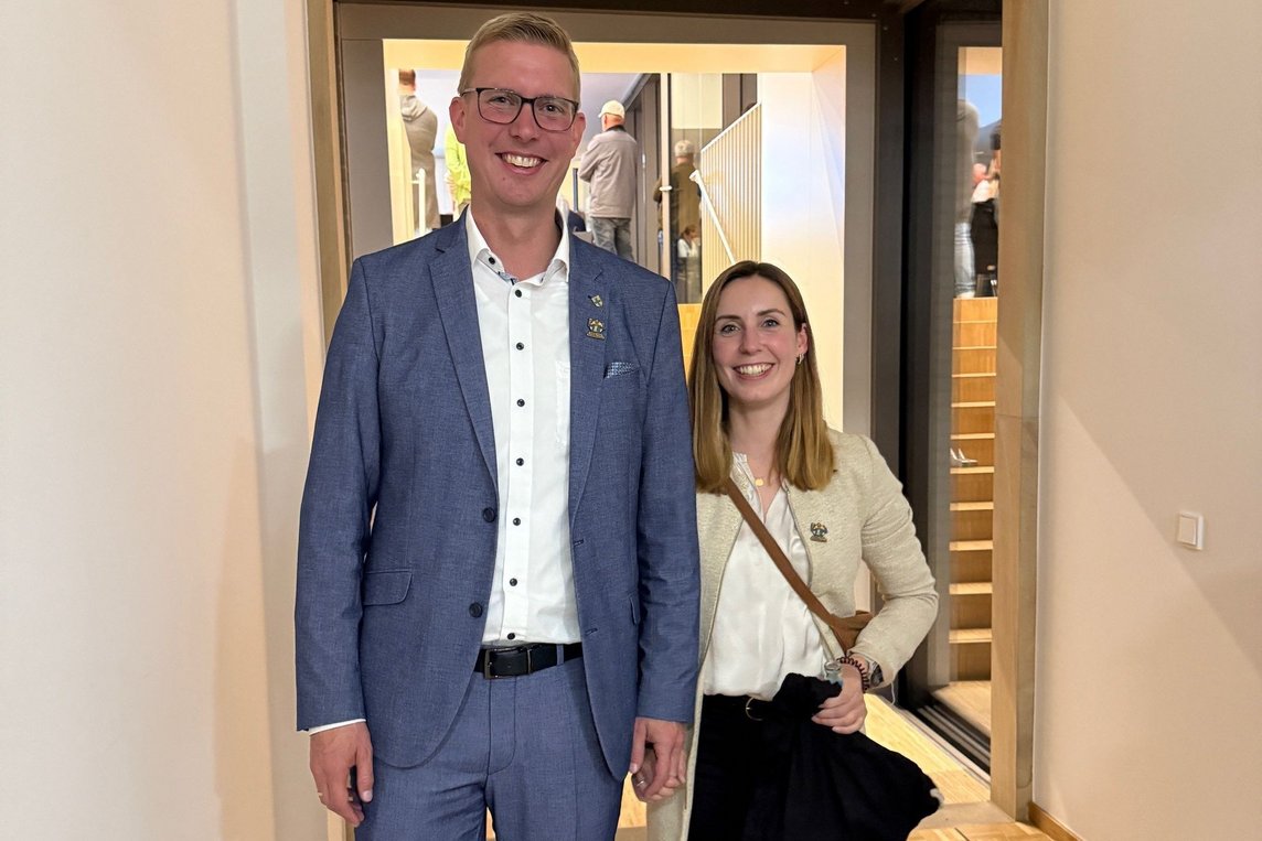 Carsten Hövekamp und Ehefrau Anja freuen sich über seine Wiederwahl als Bürgermeister der Stadt Dülmen.
