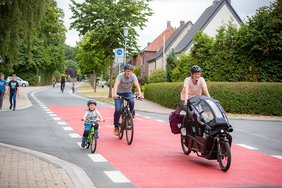 Dieses Foto zeigt ein Lastenrad in einer Fahrradstraße.