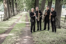 Diese Foto zeigt die Gruppe "Vier beste Freunde"