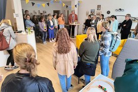 Dieses Foto zeigt die offizielle Eröffnung