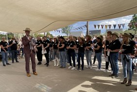 Dieses Foto zeigt die Feierlichkeiten im Fröbel-Familienzentrum