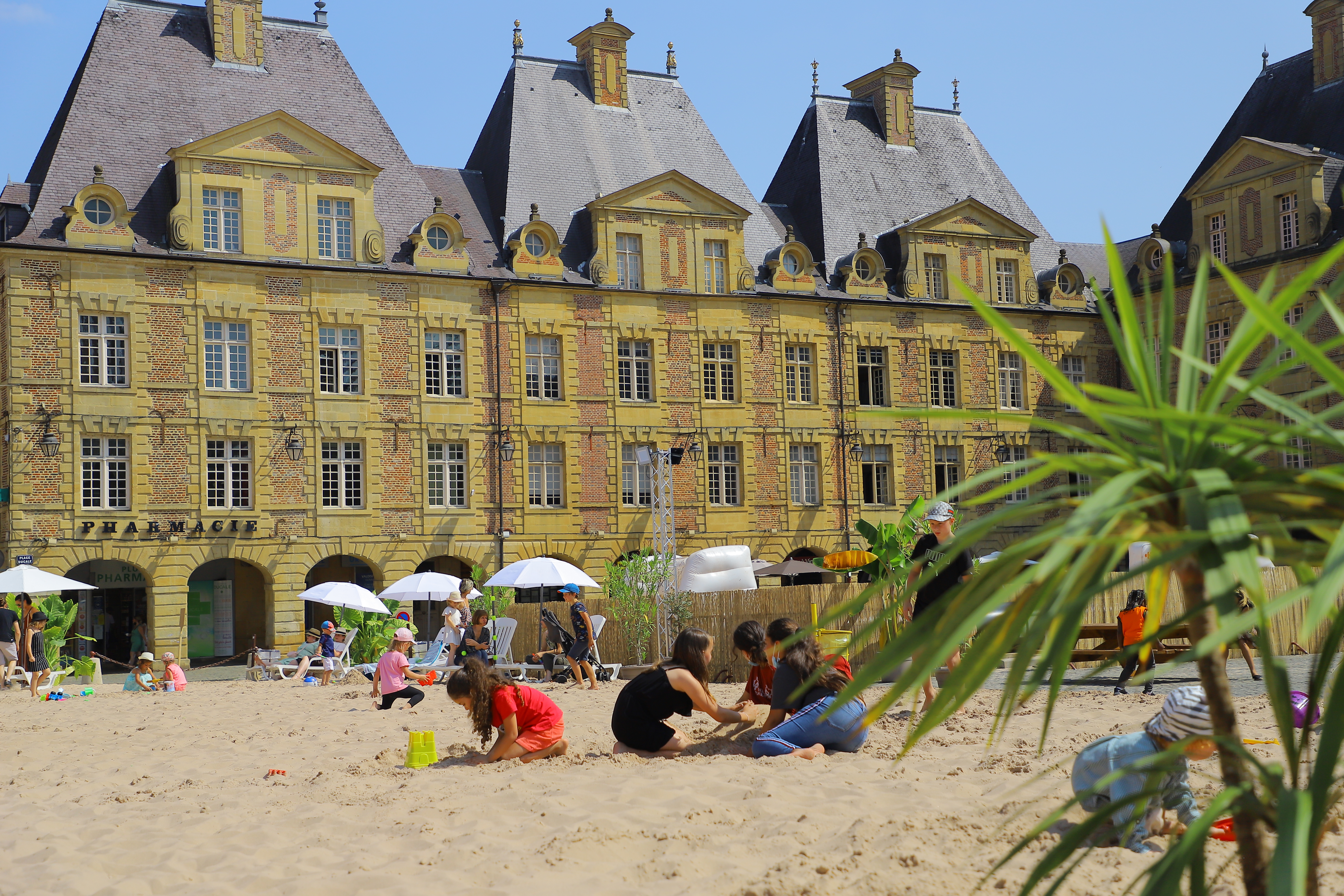 Plage_Ducale_-_Place_Ducale.JPG